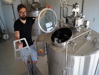 Filtrační nádoba pro pivovar De Poes, Belgie{lang}Filter tank for the De Poes Brewery, Belgium